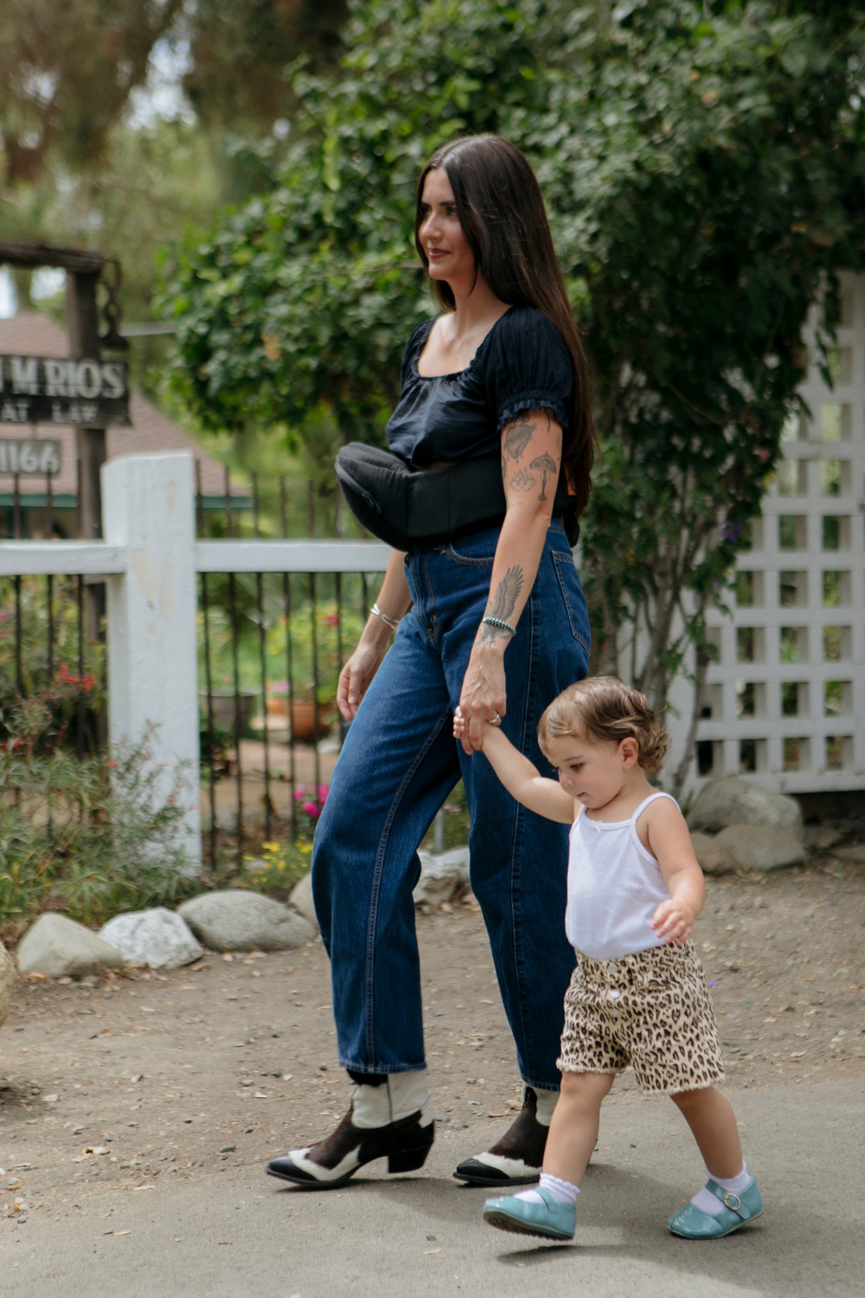 Raven - Toddler Hip Seat - Image 2